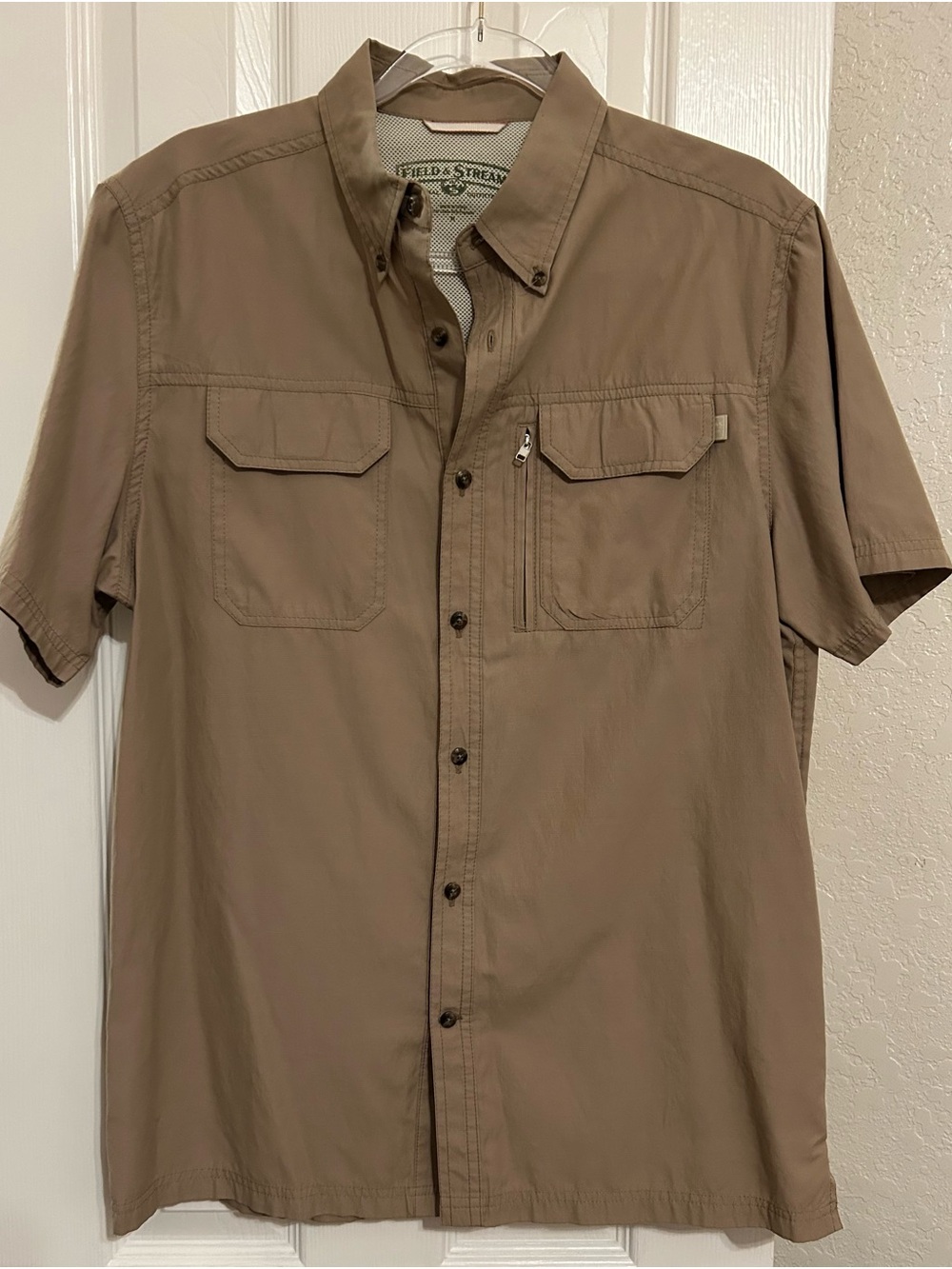Field & Stream Short-Sleeve Button-Down Shirt in Khaki